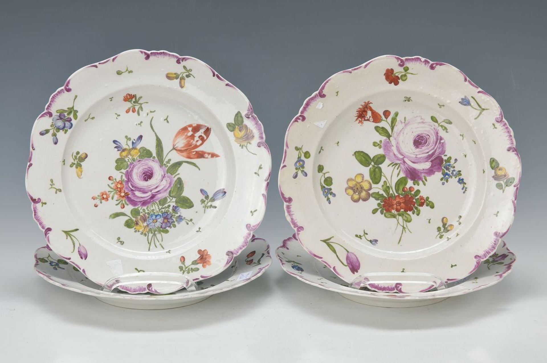 4 Teller, Ludwigsburg, um 1770, Porzellan, mit bunter Blumenmalerei, berieben, D. ca. 24cm4 plate,