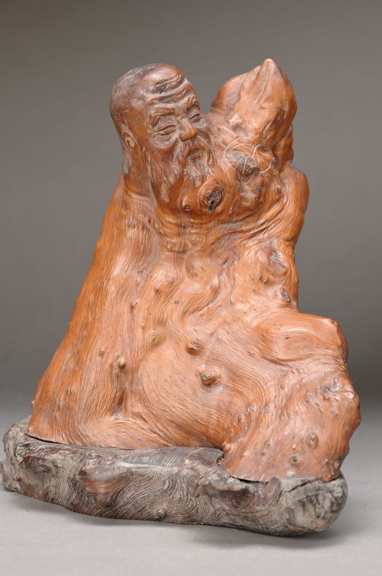 Holzschnitzerei eines Laotse, China, Wurzelstück, langwierige Präparation der Vernarbungen,
