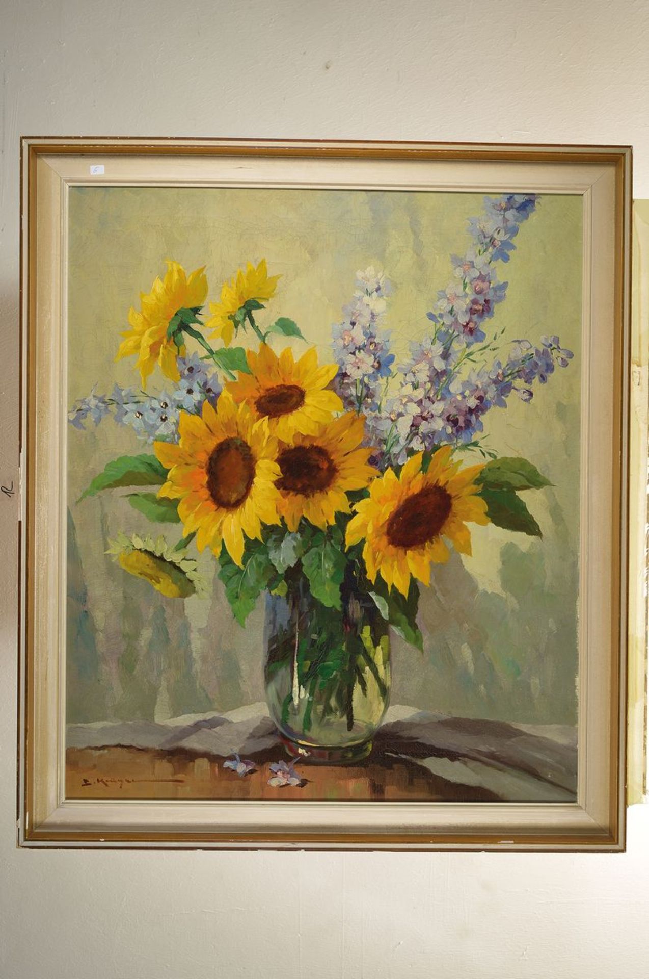 Elisabeth Krüger, 1864-?, Stillleben mit Sonnenblumen und Veilchen, Öl/Lwd, links unten signiert, - Bild 3 aus 3
