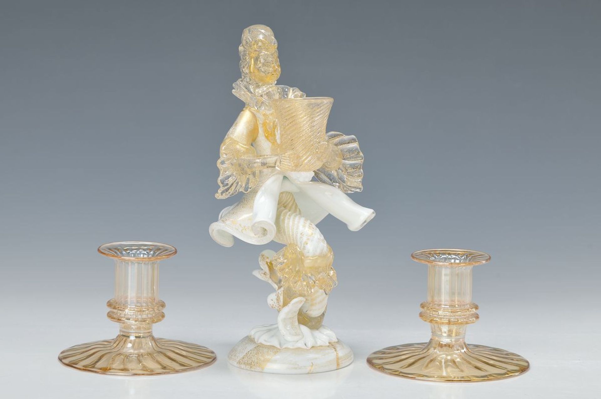 3 Kerzenleuchter, Murano/ Italien, 20. Jh., Figurenleuchter aus mundgeblasenem Glas, partiell weiß