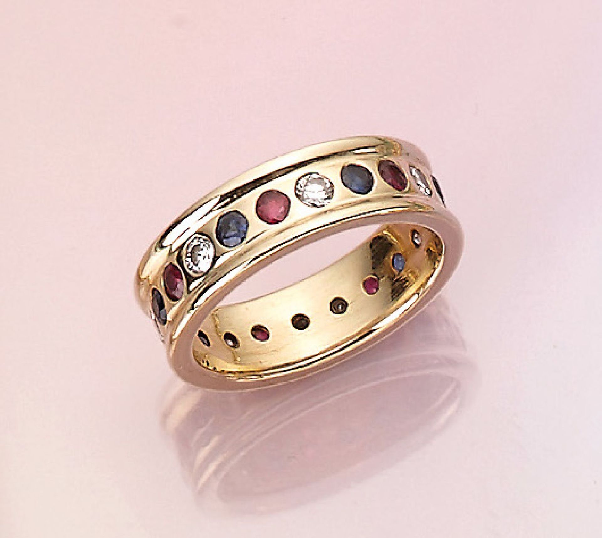 14 kt Gold Ring mit Farbsteinen und Brillanten, GG 585/000, rundfacett. Saphireund Rubine zus. ca.