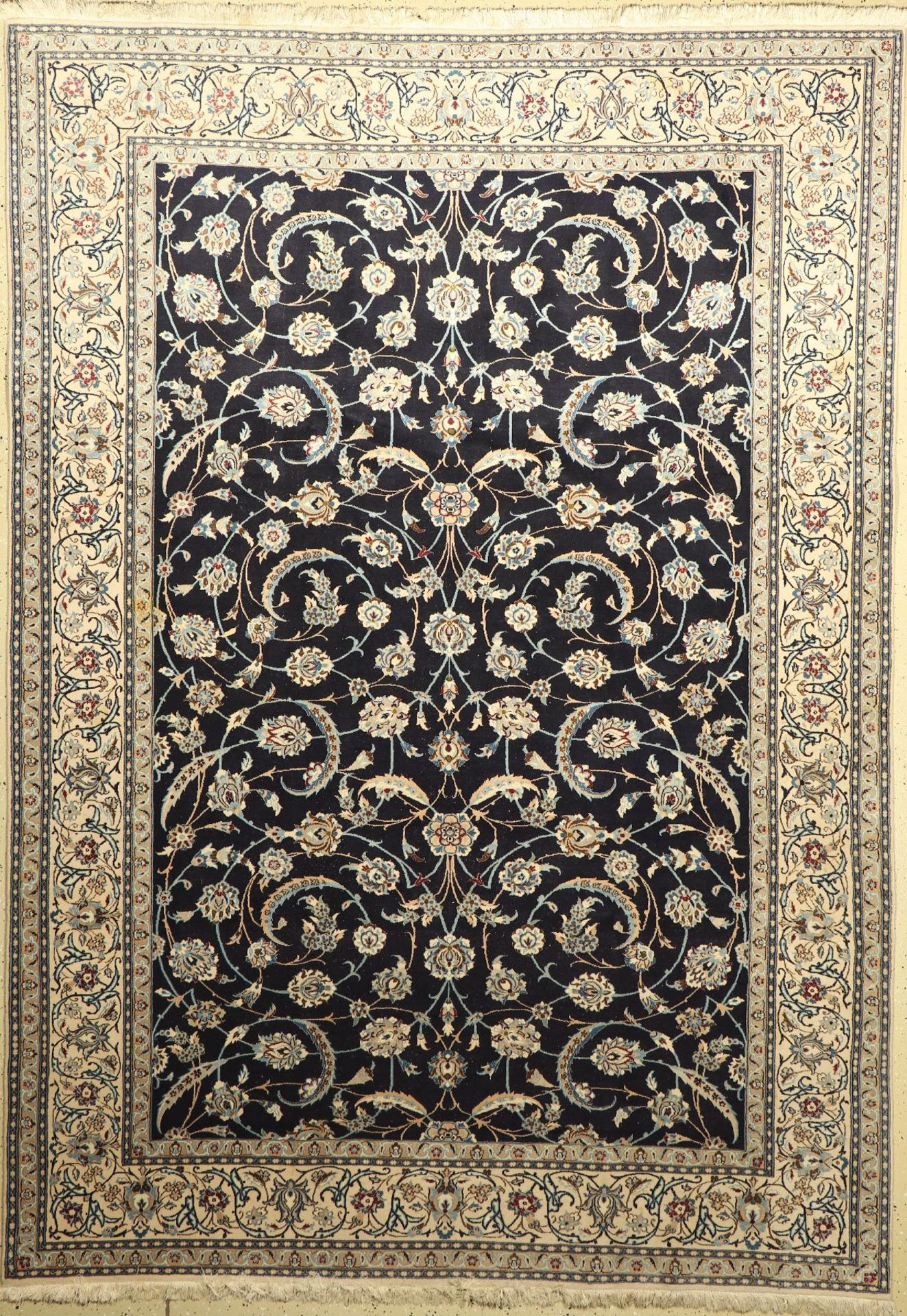 Nain, Persien, ca. 40 Jahre, Wolle auf Baumwolle, ca. 291 x 206 cm, EHZ: 2-3(Flecken)Nain Carpet,