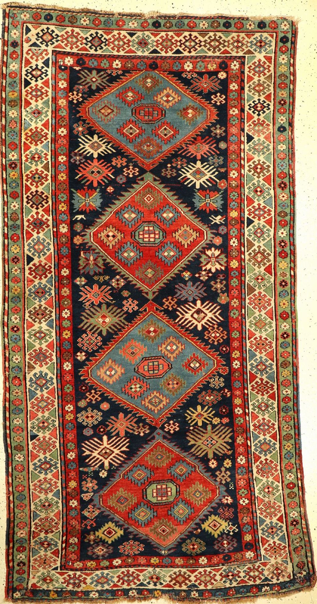 Kazak antik, Kaukasus, ende 19 Jhd., Wolle auf Wolle, ca. 260 x 132 cm, EHZ: 4-5Kazak Rug, Caucasus,