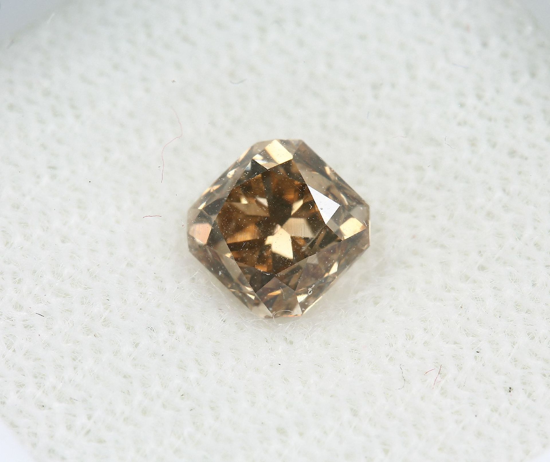 Loser Diamant, 0.91 ct Natural Fancy Deep Brown-Yellow/si2, cut-cornered quadrat. facett., 5.12 x - Bild 2 aus 4