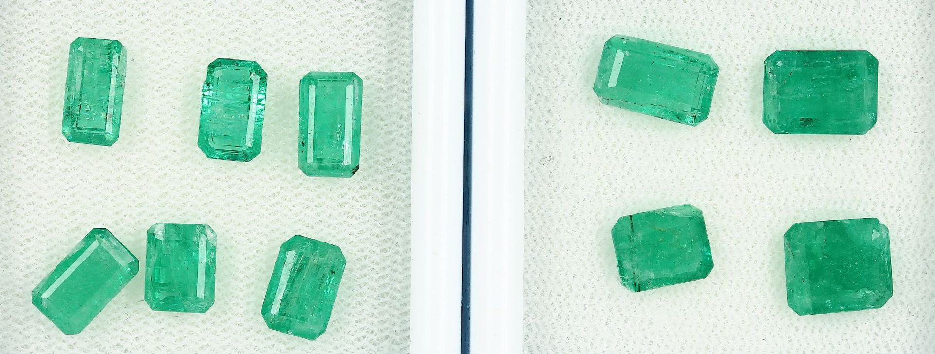 Lot 10 lose Smaragde, zus. ca. 13.2 ct, im Emerald-Cut, versch. Größen Schätzpreis: 2400, - EURLot