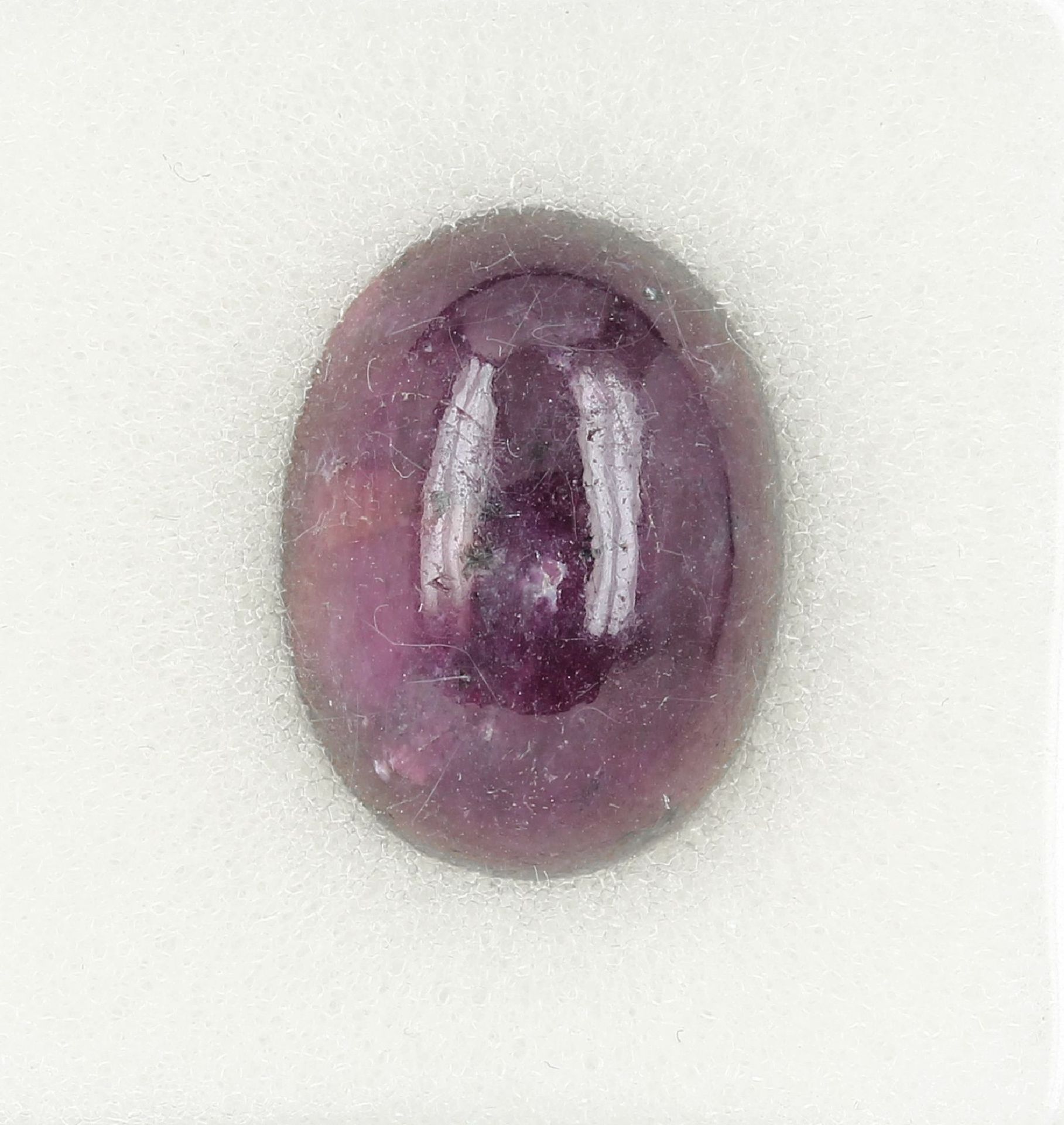 Loser Rubincabochon, 31.40 ct, hitzebeh., pinkish Red, 20.5 x 15.4 x 9.45 mm,Zertifikat Schätzpreis: