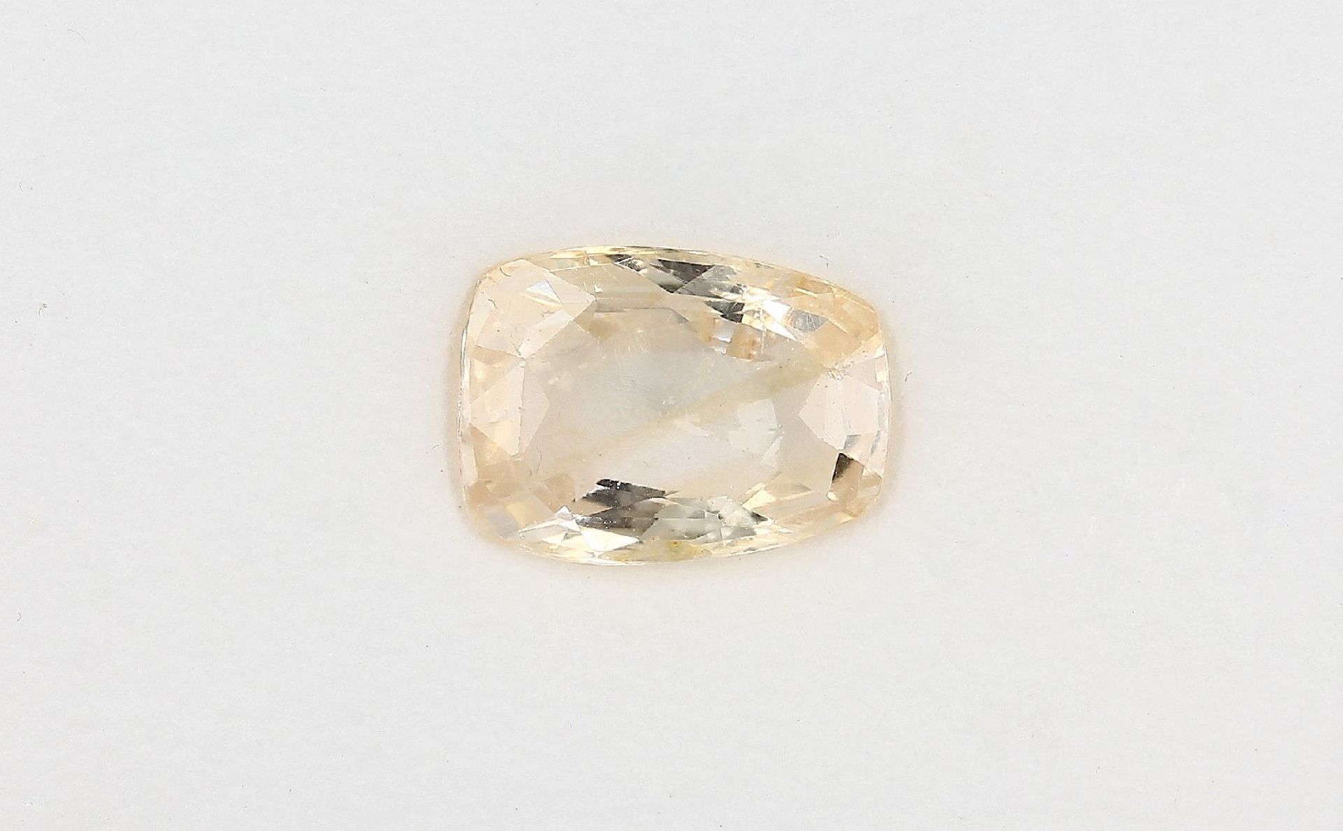 Loser Saphir, ca. 9.93 ct , facett., gelbLoose sapphire, approx. 9.93 ct , bevelled, yellow