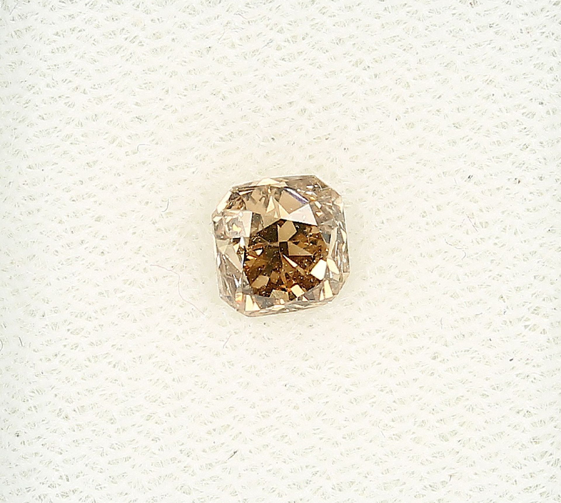 Loser Diamant, 0.91 ct Natural Fancy Deep Brown-Yellow/si2, cut-cornered quadrat. facett., 5.12 x