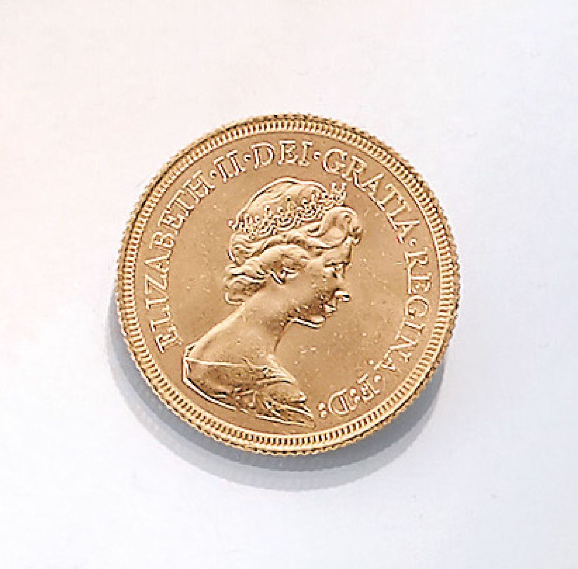 Goldmünze, Sovereign, Großbritannien, 1976, Elizabeth II., RV: Heiliger Georg hoch zu Ross im