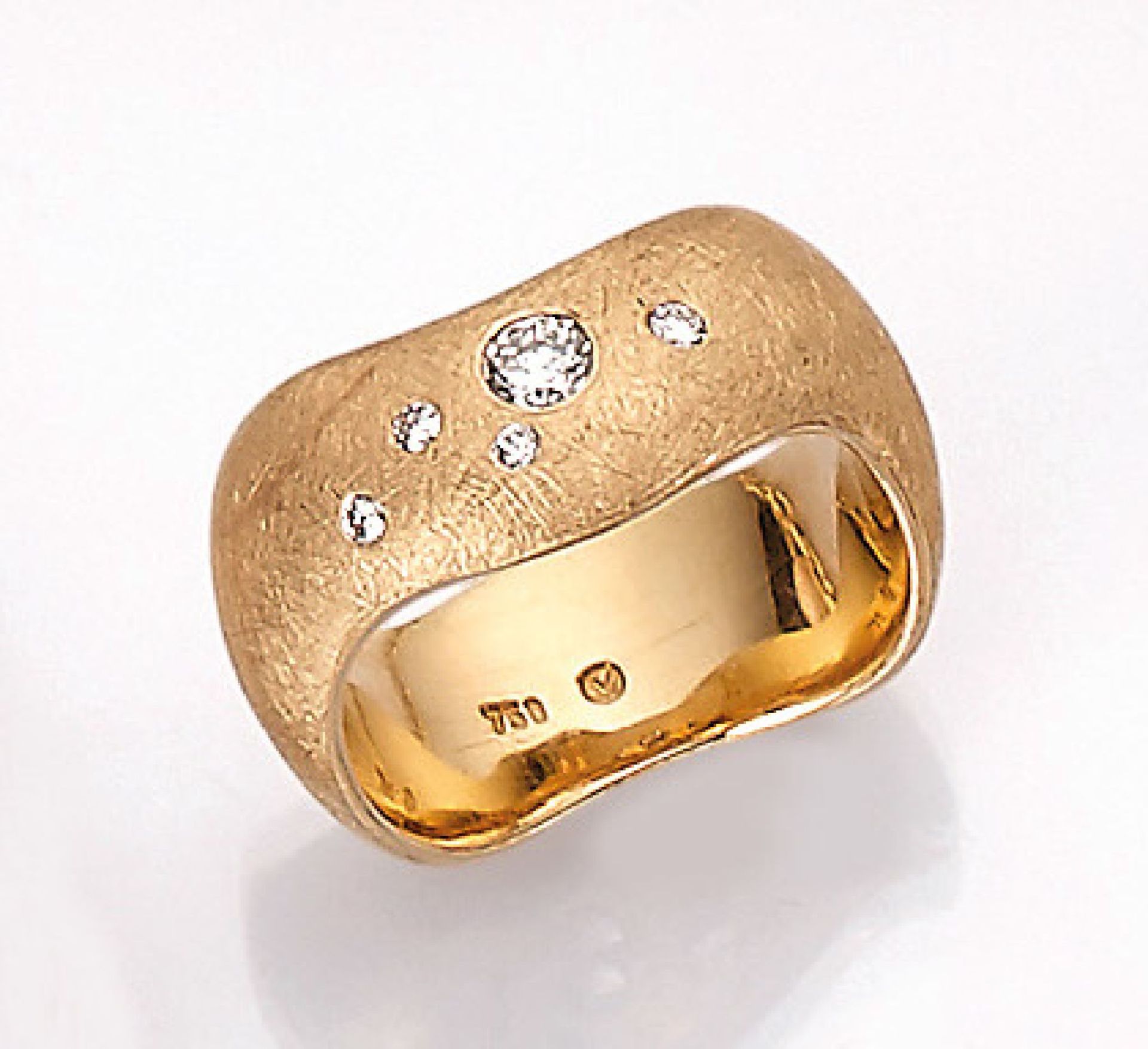 18 kt Gold Designerring mit Brillanten, GG 750/000, fein matt., Meistermarke VORTMANN/