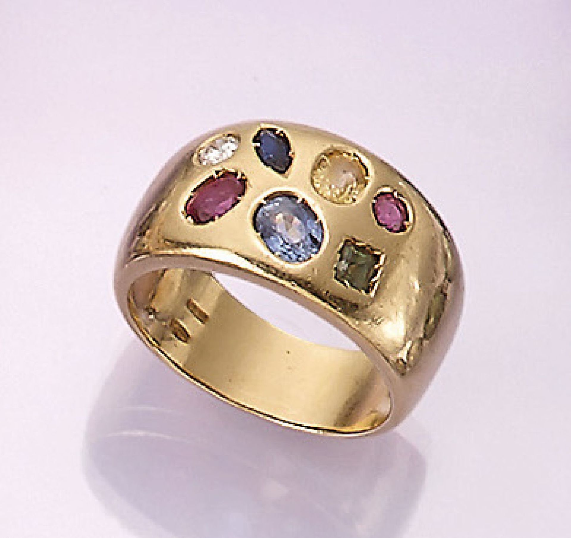 18 kt Gold Ring mit Farbsteinen und Brillant, GG 750/000, facett. Rubin, Saphir und Turmalin zus.