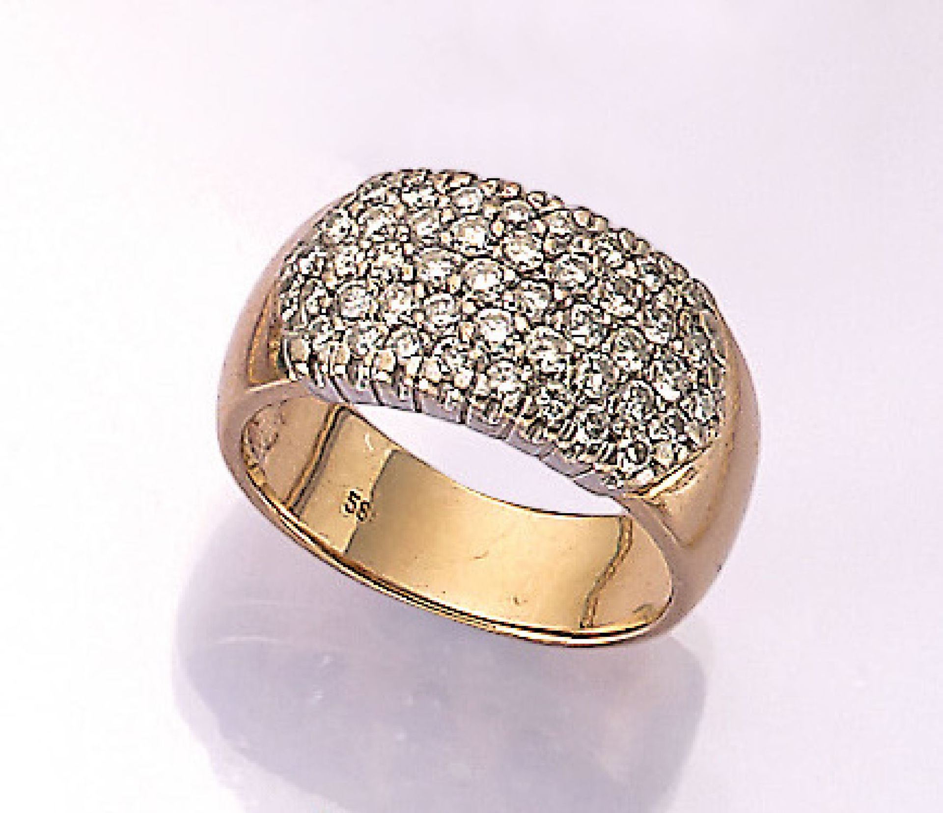 14 kt Gold Ring mit Brillanten, GG/WG 585/ 000, in WG gefasste Brillanten zus. ca. 1.00 ct feines