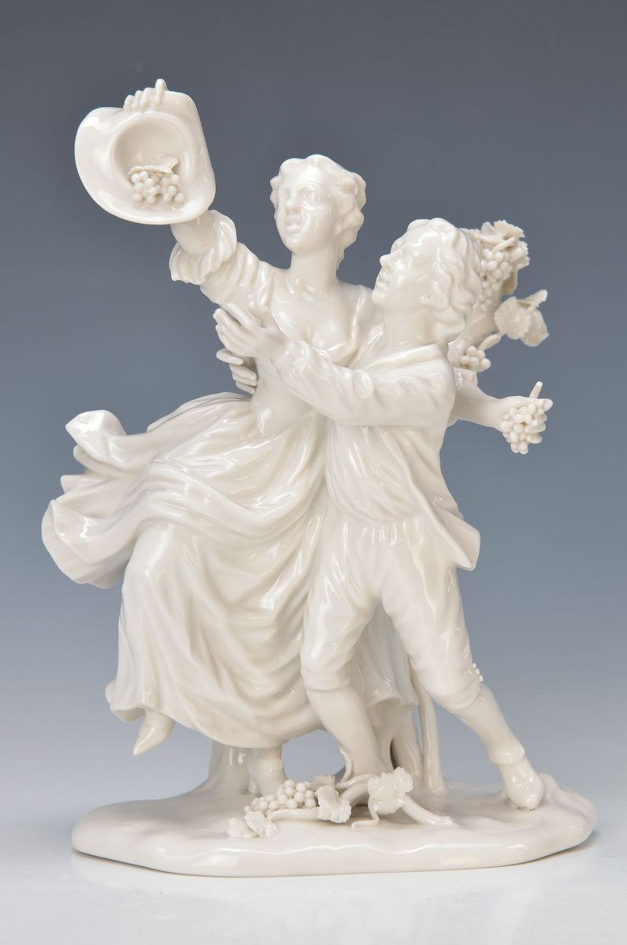 Porzellanfigur, Nymphenburg, nach Frankenthaler Modell, Winzerpaar mit Reben, weiß, Marke vom