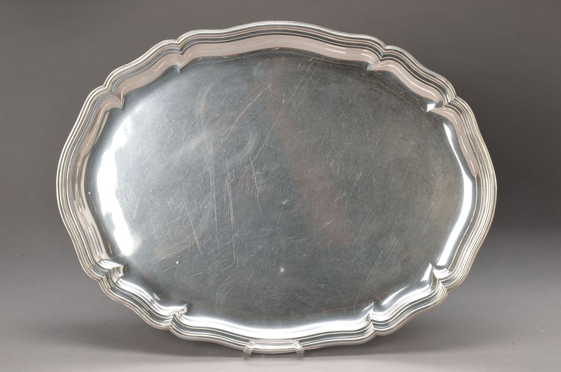 Ovales Tablett, deutsch, 1960er Jahre, 835er Silber, Barockstil, ca. 45x35cm, ca. 945 gOvale tray,