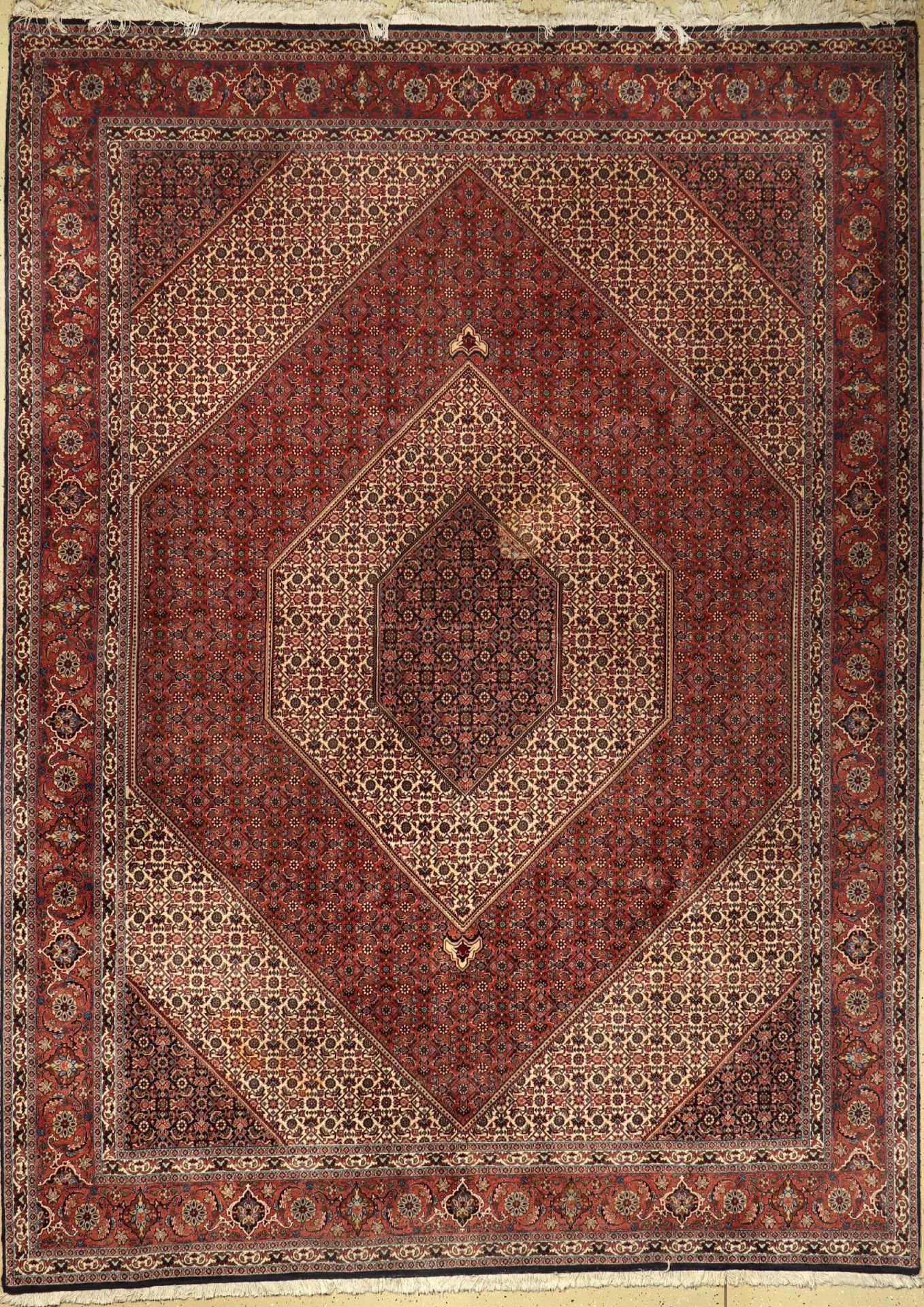 Bidjar fein, Persien, ca. 30 Jahre, Korkwolle, ca. 341 x 250 cm, EHZ: 2 (flecken, reinigungsbed.)