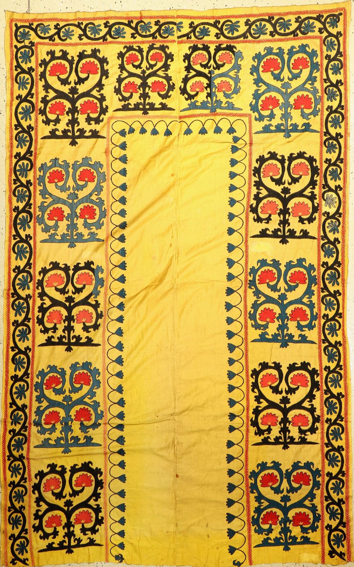 Gelbe Susani alt, Buchara, Turkestan, um 1930, Seide/Baumwolle, ca. 240 x 155 cm, seltene