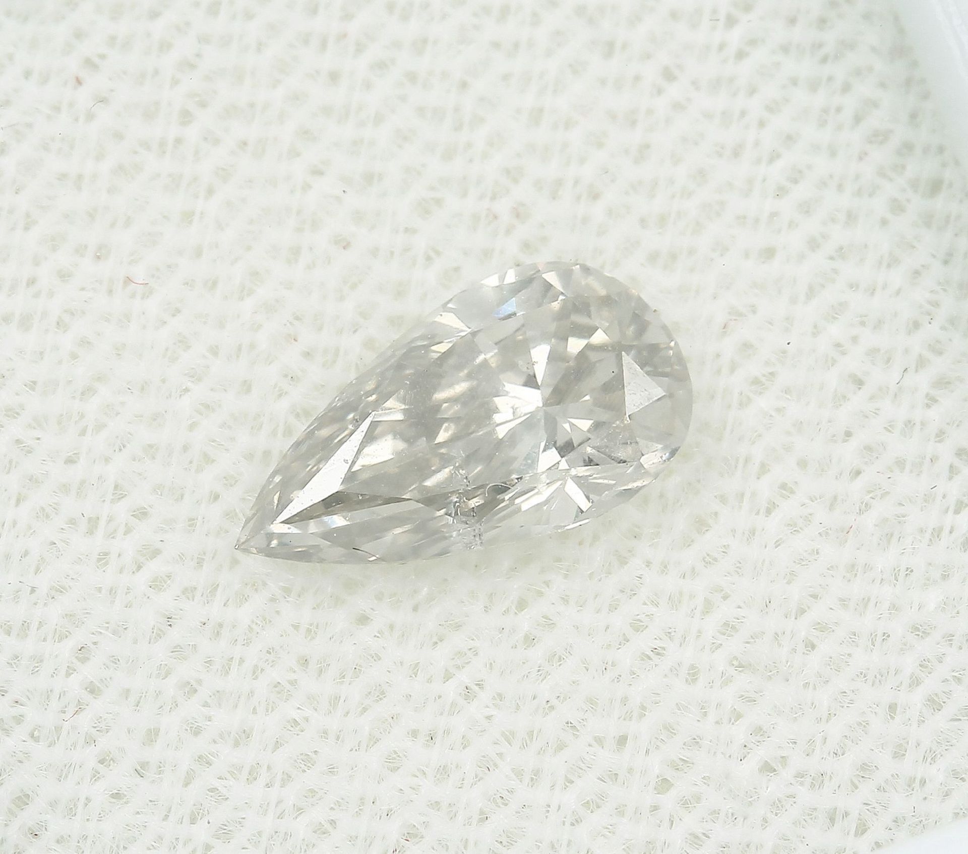 Loser Diamant, 0.91 ct get.Weiß+(K)/si2, tropfenf. facett., mit HRD-Expertise Schätzpreis: 1800, - - Bild 3 aus 4