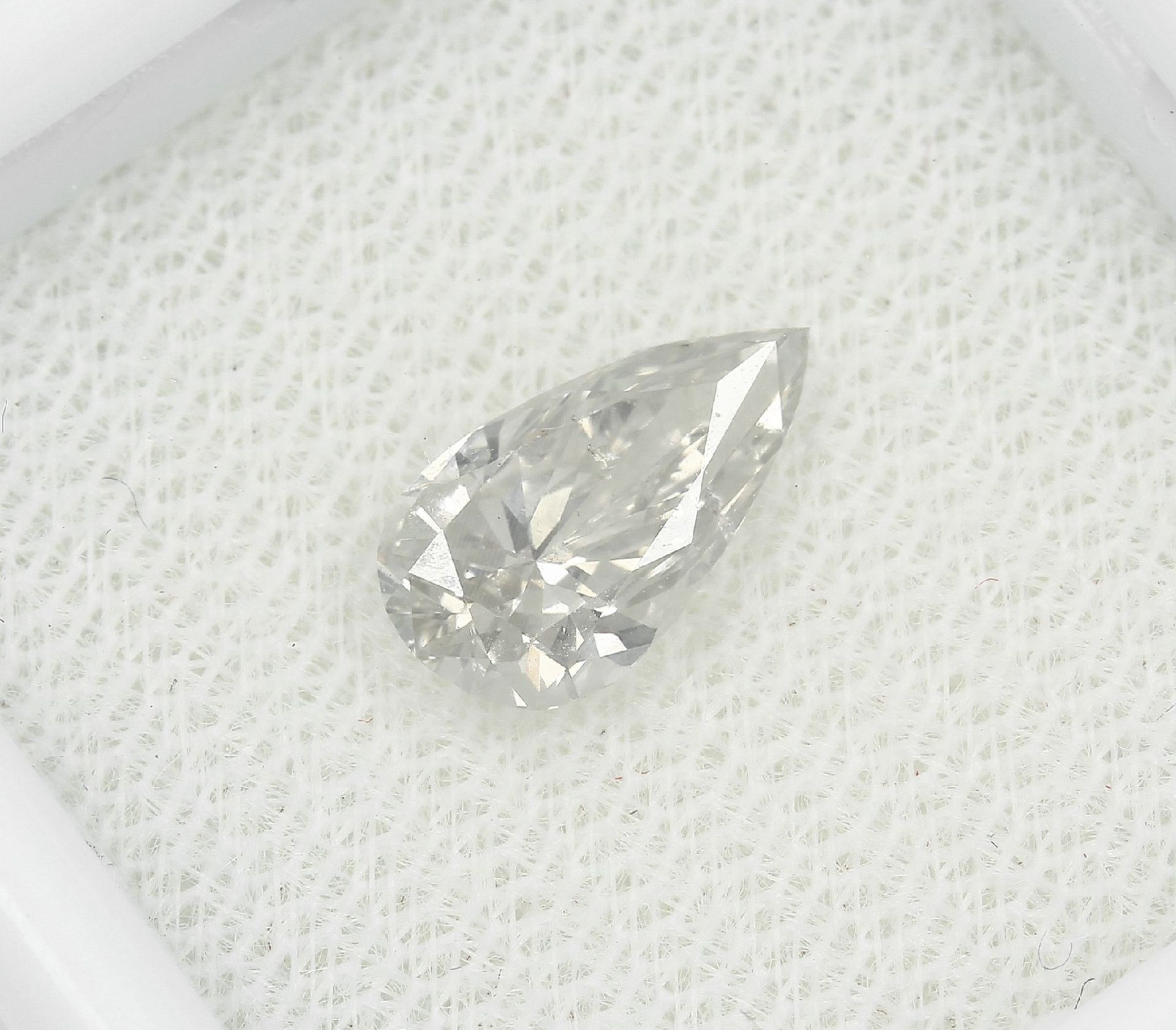Loser Diamant, 0.91 ct get.Weiß+(K)/si2, tropfenf. facett., mit HRD-Expertise Schätzpreis: 1800, - - Bild 2 aus 4