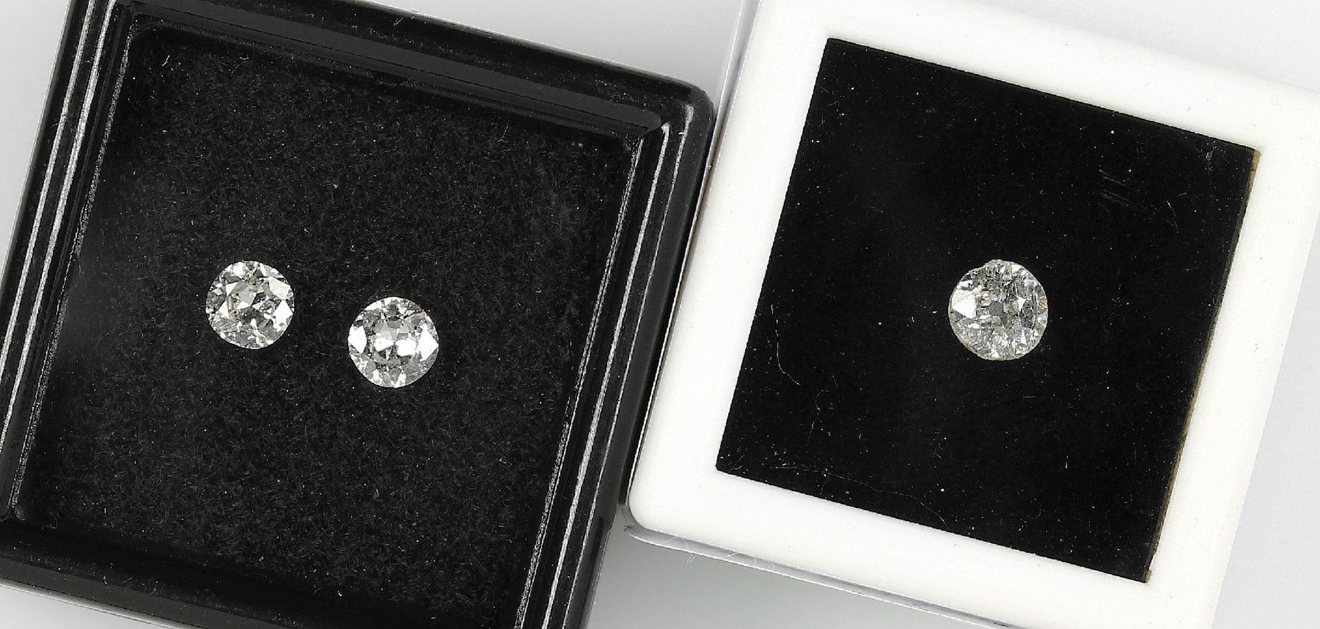 Lot 3 lose Altschliffdiamanten, zus. ca. 0.7 ct l.get.Weiß/p 3 Schätzpreis: 660, - EURLot 3 loose