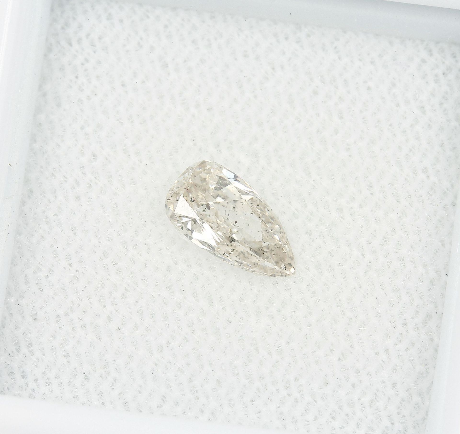 Loser Diamant, 0.71 ct l.get.Weiß+(I)/si2, tropfenf. facett., mit HRD-Expertise Schätzpreis: 1800, - - Bild 2 aus 4
