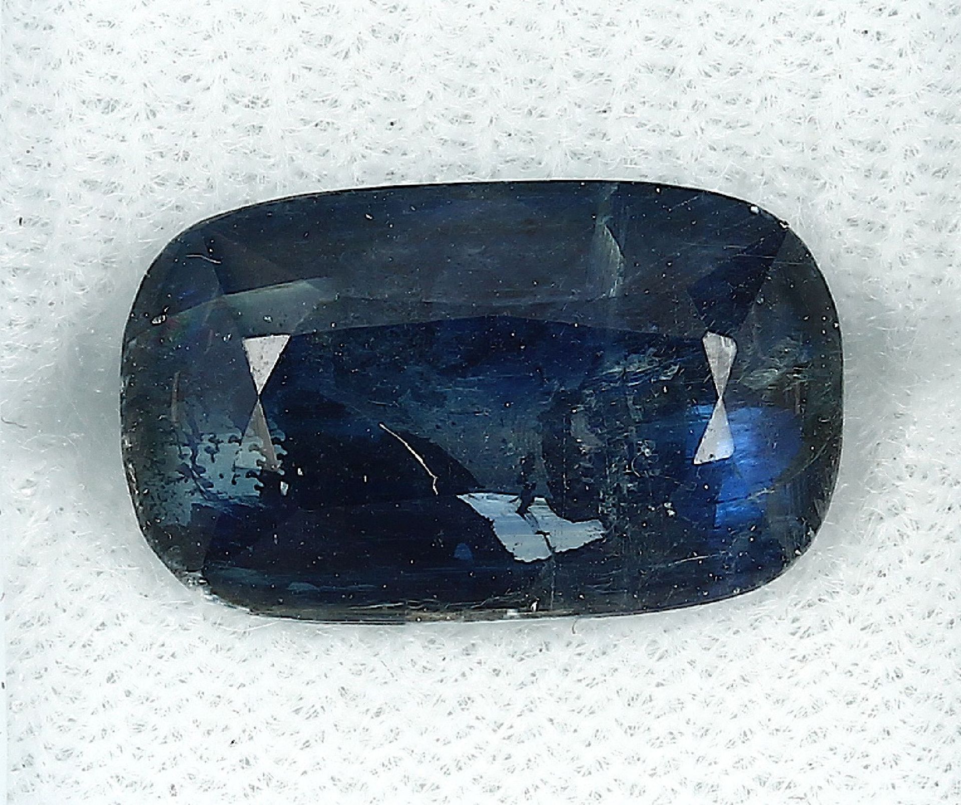 Loser Kyanit, 11.58 ct, oval facett., unbeh., 16.31 x 9.94 x 7.55 mm, mit PGTL- Expertise