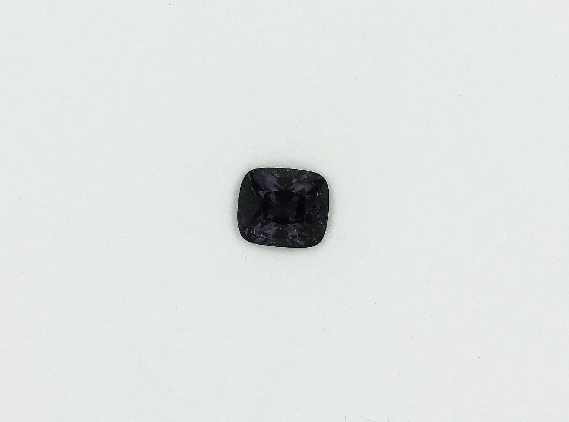 Loser Spinell 1.78 ct, ca. 6.1 x 4.9 x 7.1 mm Schätzpreis: 180, - EURLoose spinel , 1.78 ct, approx.