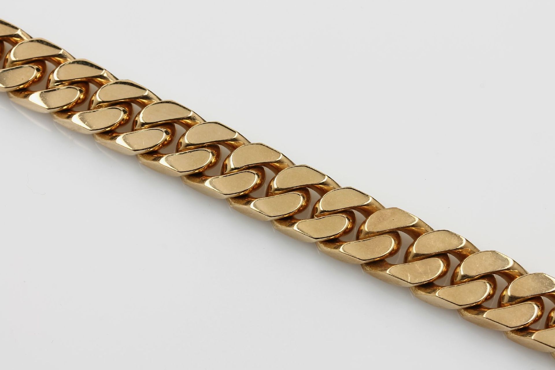 Massives 18 kt Gold Flachpanzerarmband, GG 750/000, L. ca. 21 cm, Kastenschloß mit doppelter
