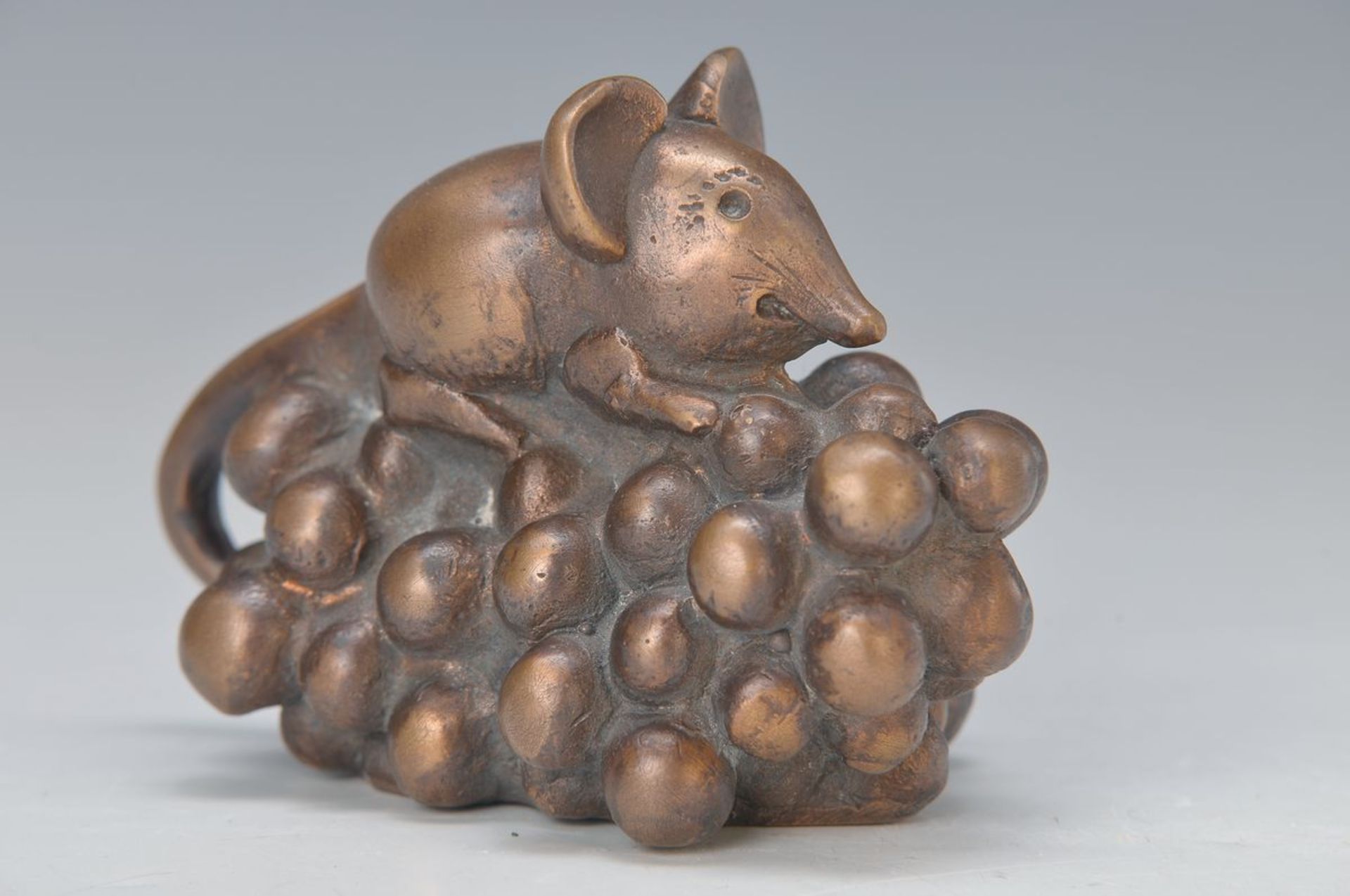 Gernot Rumpf, geb. 1941 Kaiserslautern, Maus, Bronzeskulptur, Monogramm., ca. 7x11x6 cmGernot Rumpf,