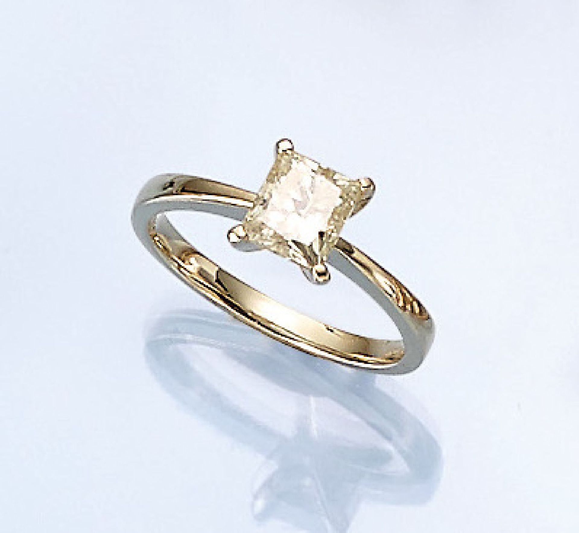 14 kt Gold Ring mit Diamantsolitär, GG 585/000, mittig Diamant ca. 1.34 ct (grav.) yellow/p, erhaben