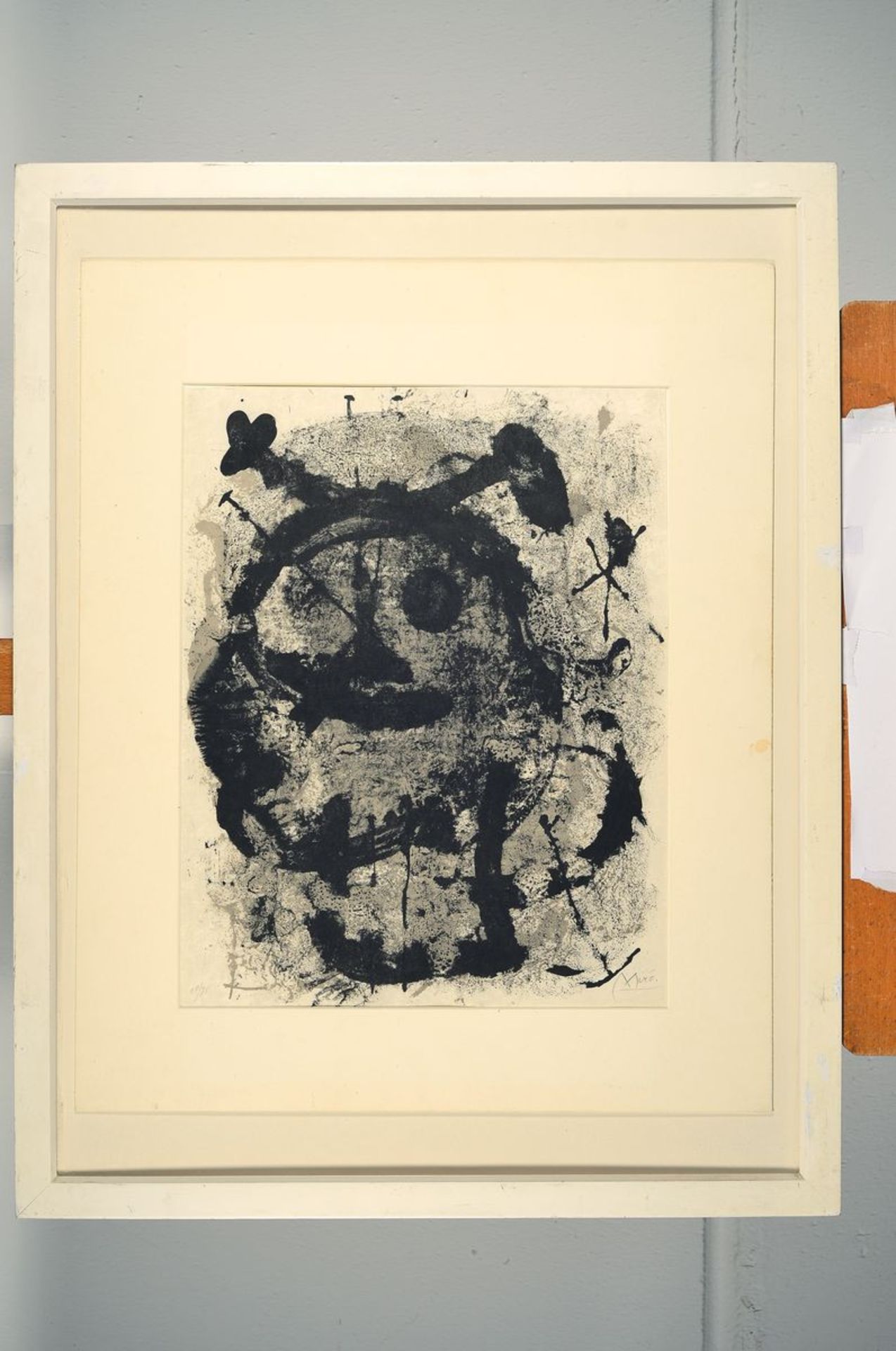Joan Miro, 1893-1983, Ohne Titel, Lithografie, re unten sign., num. 13/75, im PP eingefasst, unter - Bild 2 aus 2