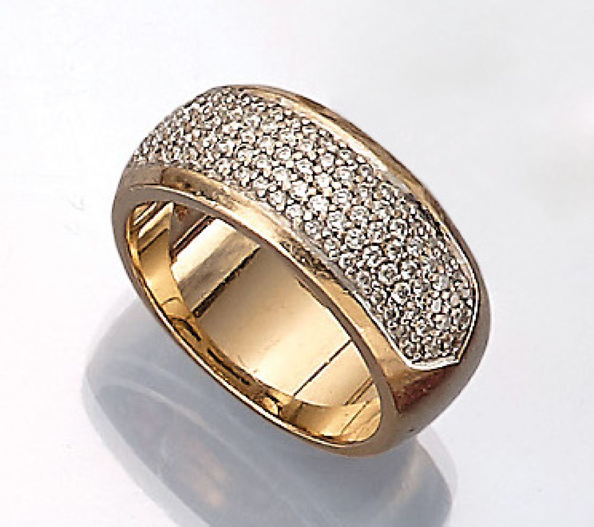 CHRIST 14 kt Gold Ring mit Brillanten, GG/WG 585/000, mittig Brillanten zus. ca. 1.5 ct Weiß/vvs-vs,