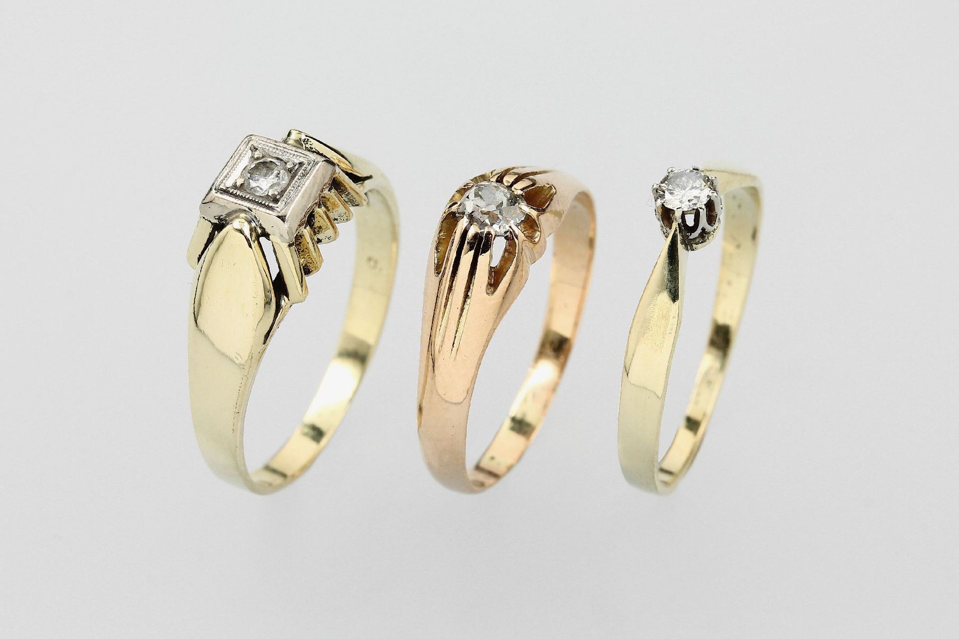 14 kt Gold Konvolut mit Diamanten, best. aus: 1 x GG/WG Ring mit Brillant ca. 0.10 ct Weiß/p, RW 60,