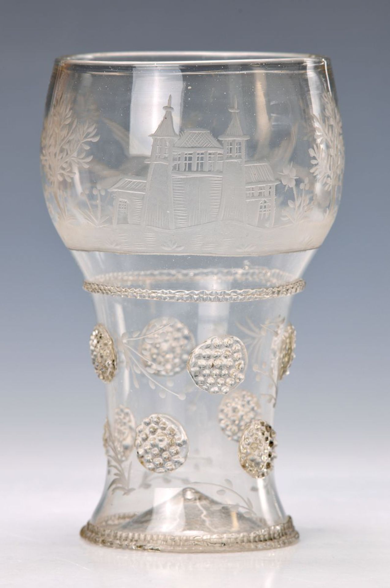 Becherglas, deutsch, um 1870, farbloses mundgeblasenes Glas, aufgelegte gekniffene Bänder und