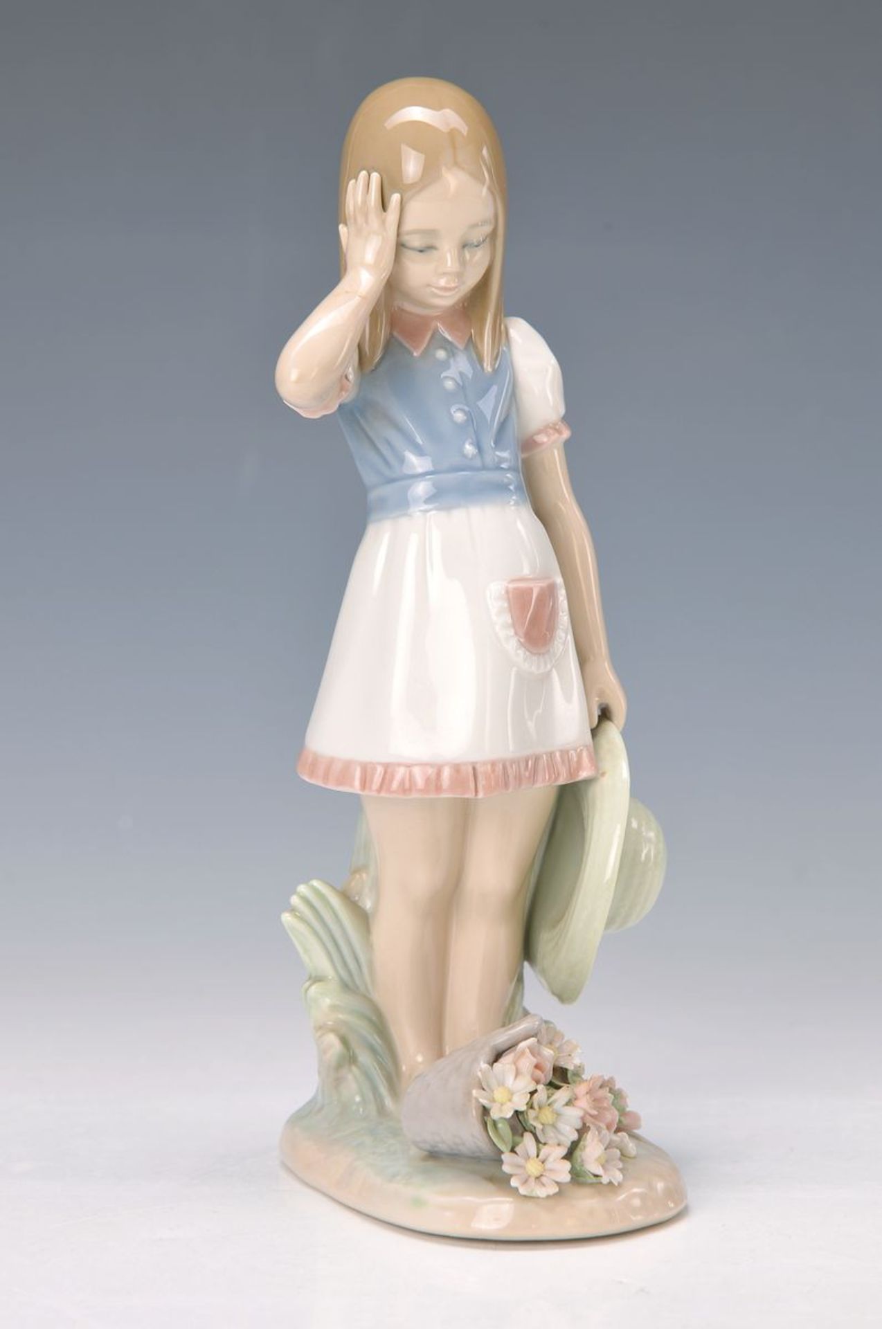 Fünf Porzellanfiguren, Lladro, Spanien, 2. Hälfte 20. Jh., Unterglasurbemalung, Gänsemagd, Mädchen