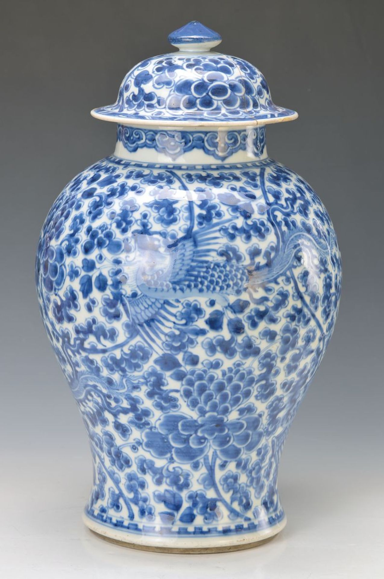 Balustervase, China, um 1870-90, Porzellan, weisser Scherben, blaue umlaufende Malerei mit