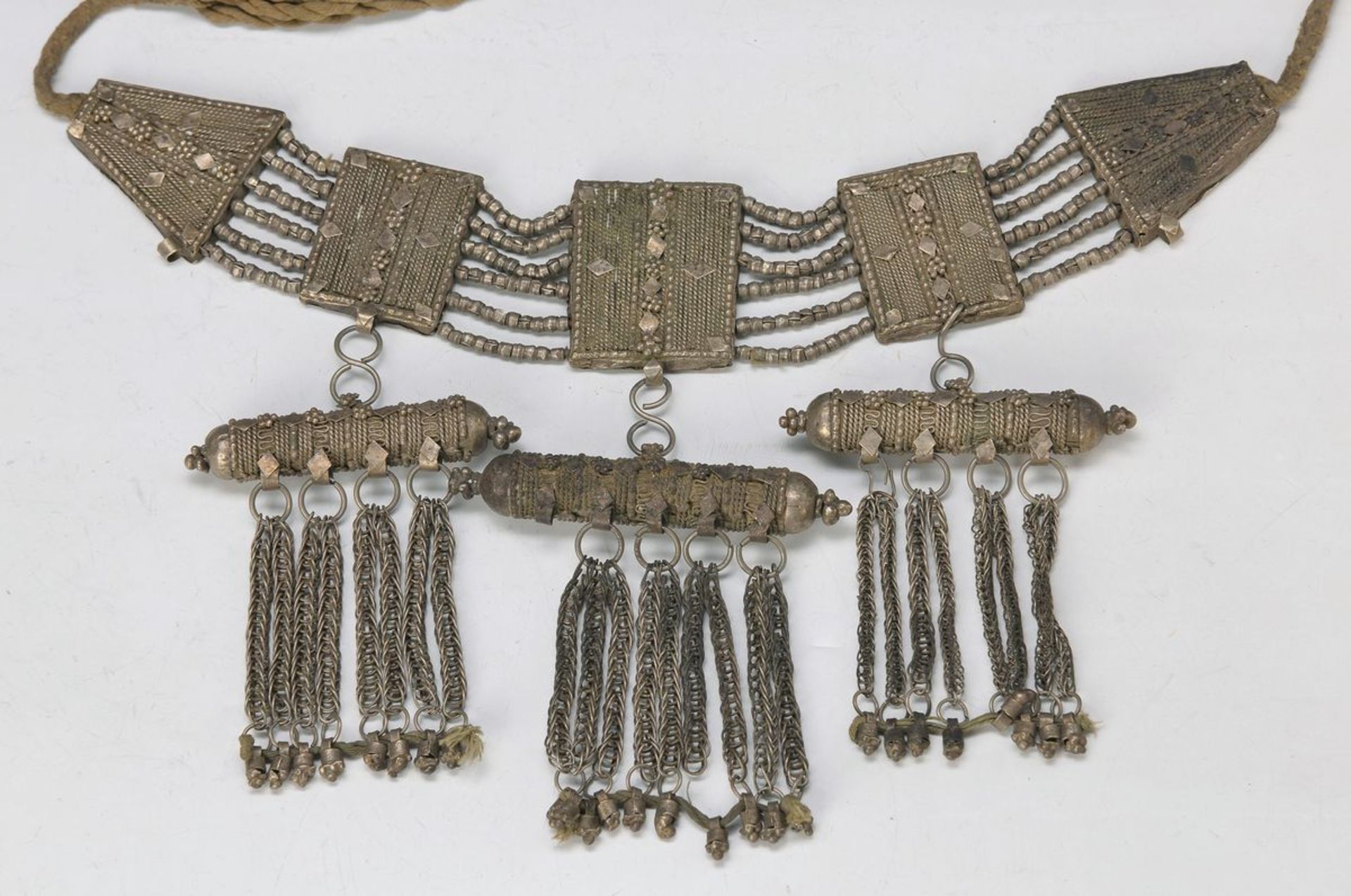 Kopfschmuck, Turkmenistan, um 1900, Silbersud, Filigran- und Granulatarbeit, L ca. 35cmheaddress,
