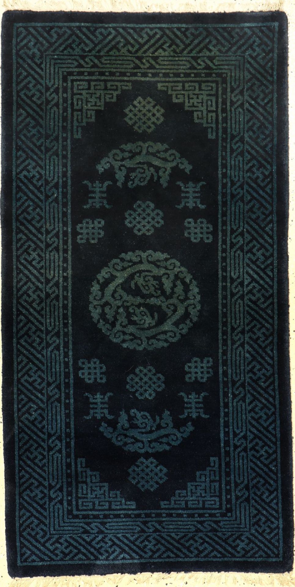 Pao Tao alt, China, um 1920, Wolle auf Baumwolle, ca. 128 x 67 cm, EHZ: 2Pao Tao Rug, China, circa