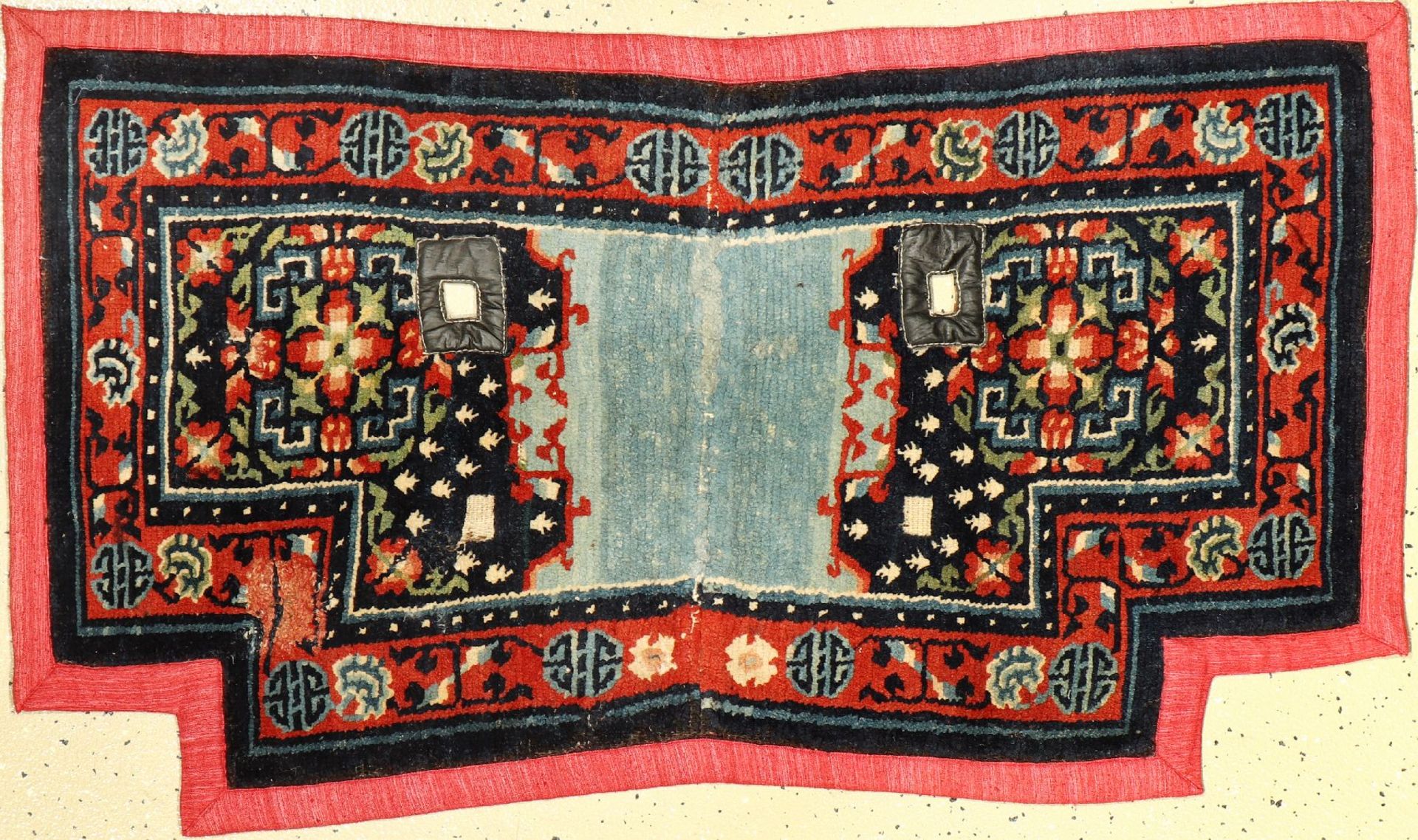 Sattel antik, Tibet, um 1920, Wolle auf Baumwolle, ca. 119 x 64 cm, EHZ: 3Tibetan "Saddle", Tibet,