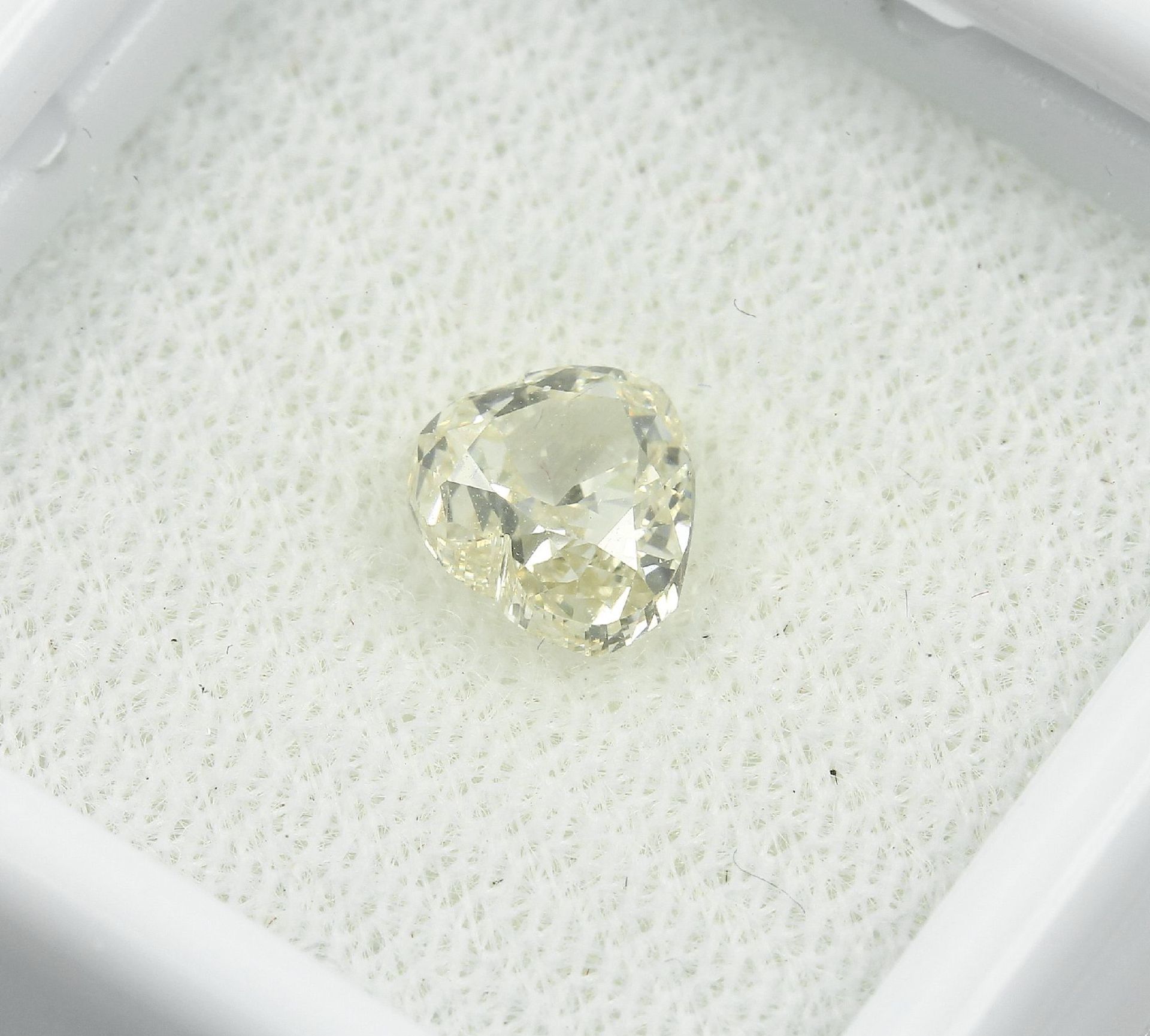 Loser Diamant, 0.99 ct Natural fancy yellow/vvs2, mit HRD-Expertise Schätzpreis: 2310, - EURLoose - Bild 3 aus 4