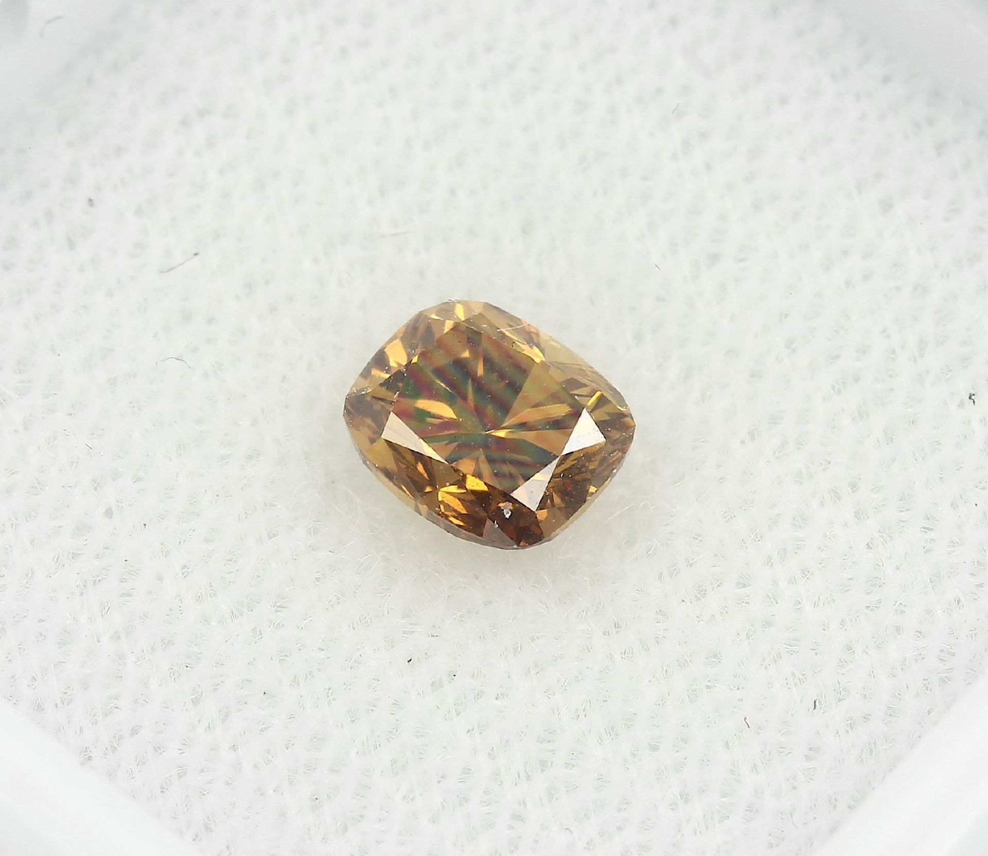 Loser Diamant, 0.71 ct Natural fancy intense orangy brown/si1, mit HRD-Expertise Schätzpreis: - Bild 2 aus 4