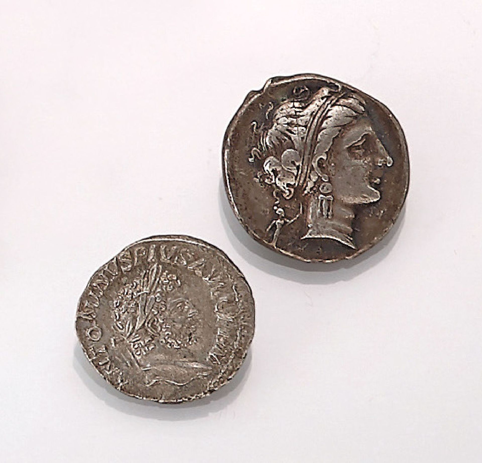 Konvolut 2 Silbermünzen, best. aus: 1 x Didrachme, Neapolis, um 300 v.Chr., AV: Nymphenkopf, RV:
