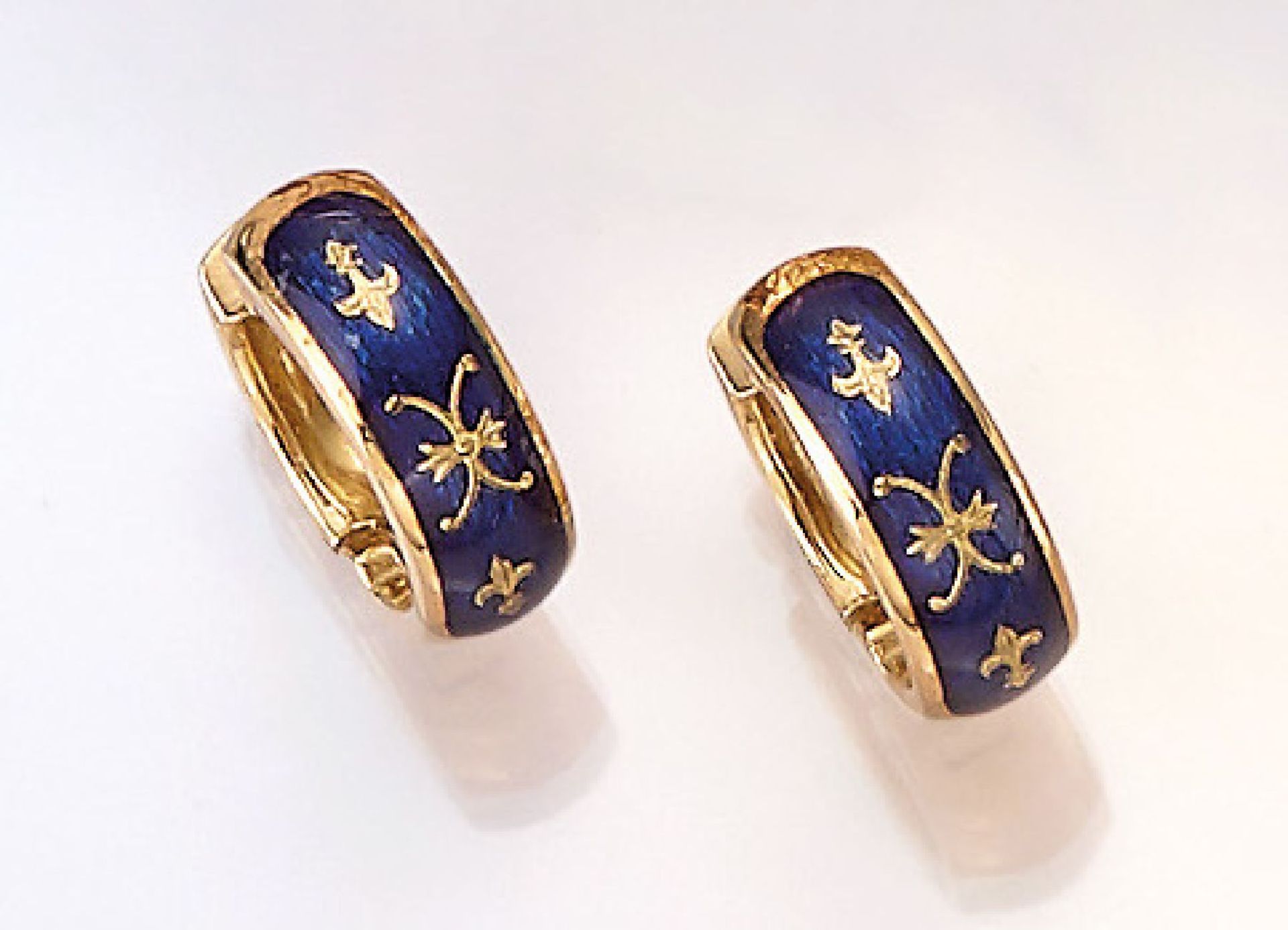 Paar 18 kt Gold Ohrcreolen FABERGE mit Email, GG 750/000, royalblau transluzid email- liert, mit kl.