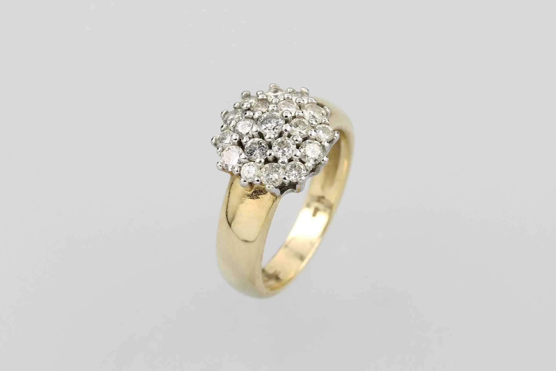 14 kt Gold Blütenring mit Diamanten, GG/WG 585/000, 19 Diamanten zus. ca. 1 ct (grav.) Weiß-l.get.
