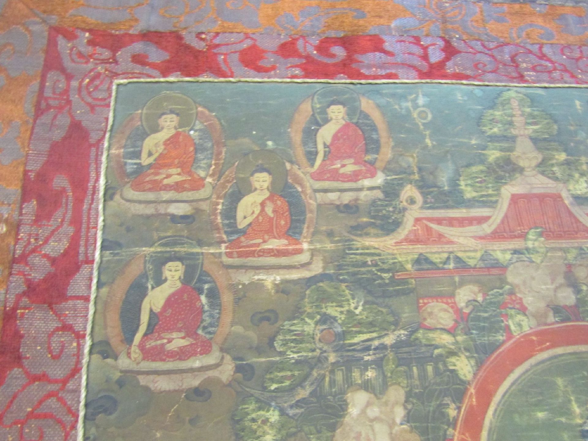 Thangka, China, 19.Jh., Tempera auf Seide, Darstellung des Bodhisattva im Strahlennimbus, best., - Bild 16 aus 21