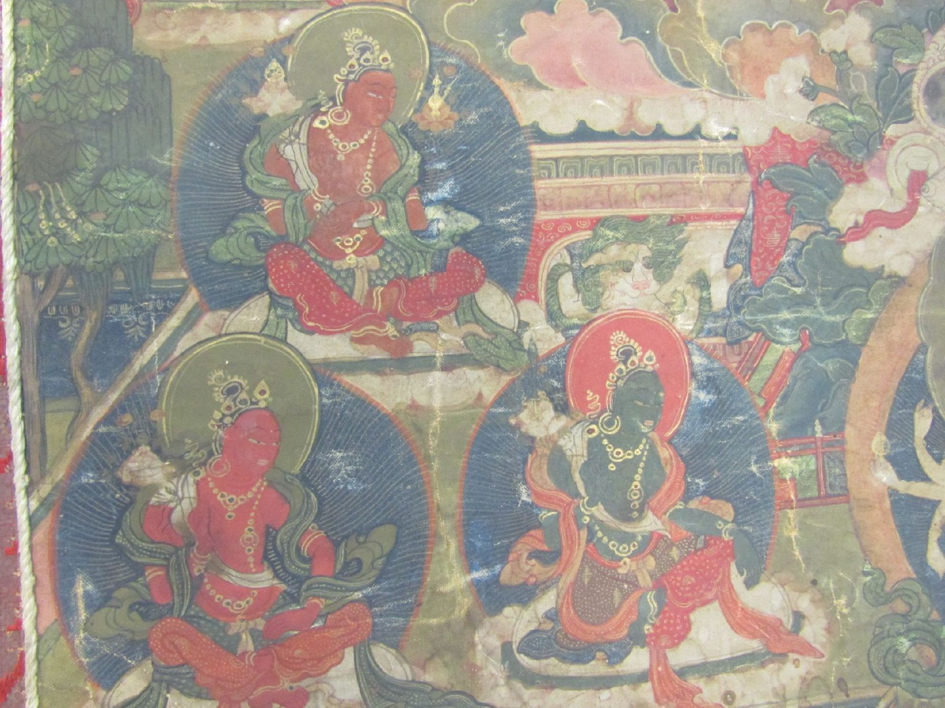 Thangka, China, 19.Jh., Tempera auf Seide, Darstellung des Bodhisattva im Strahlennimbus, best., - Bild 12 aus 21