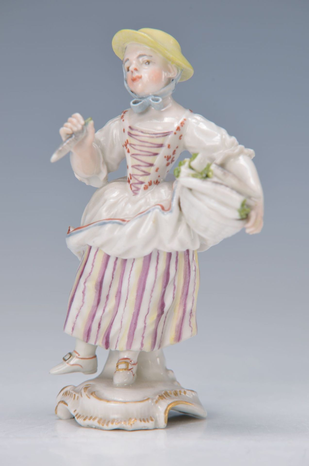 Porzellanfigur, Frankenthal, Entwurf Link, um 1765-70, Die Rettichverkäuferin, elegante