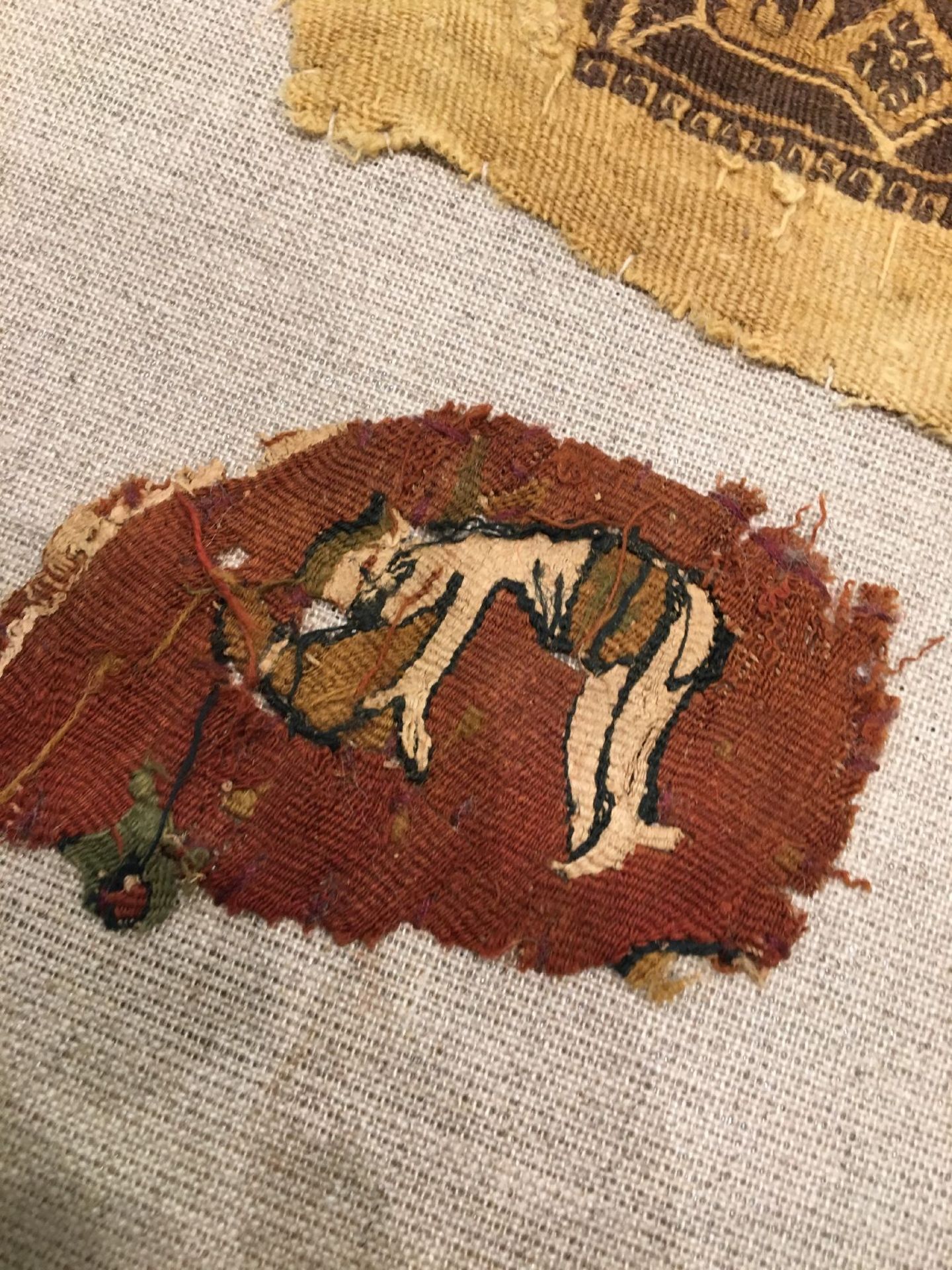 (3 Lots) 13x seltene Koptische "Textilfragmente" antik, Ägypten, 4.-7.Jhd., Wolle mit teilweise - Bild 7 aus 10