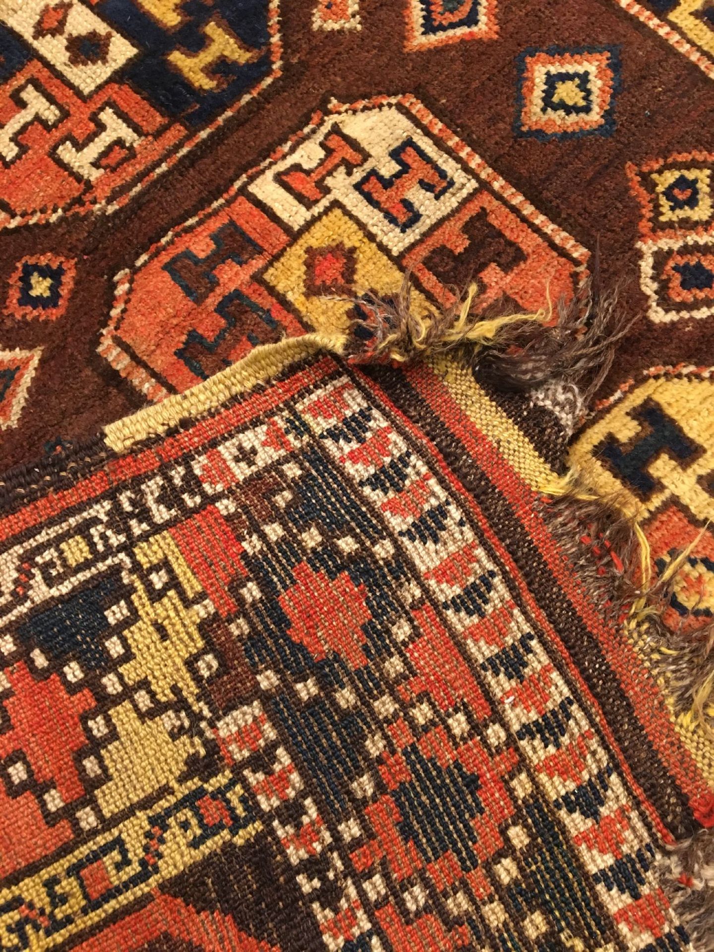 Kirgisischer "Hauptteppich" antik, Kirgisistan Amu-Darja Region, Ende 19.Jhd., Wolle geknüpft auf - Bild 9 aus 9