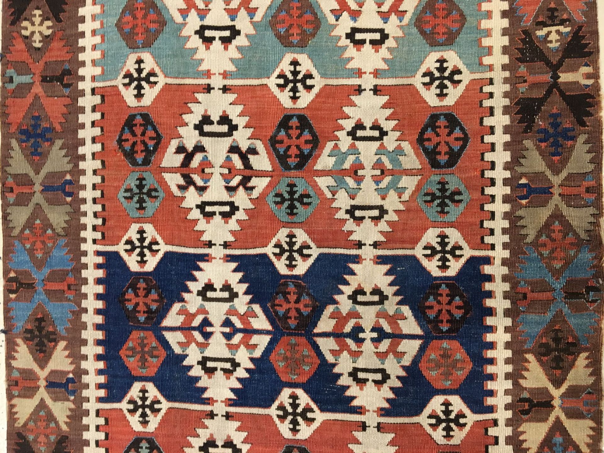 Konya "Kelim" antik (Elibelinde Muster), Zentralanatolien, 19.Jhd., Wolle gewebt auf Wolle. Seltener - Bild 4 aus 9