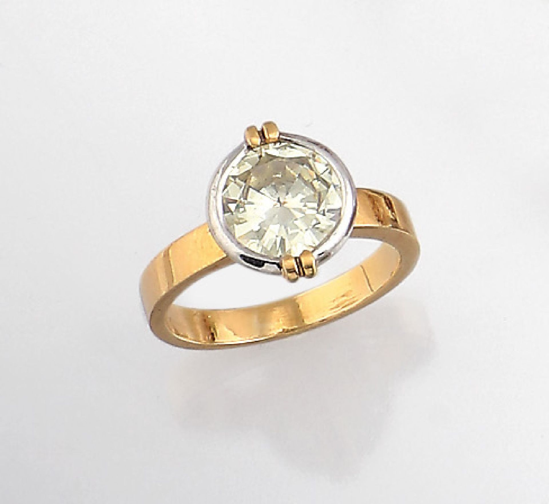 18 kt Gold Ring mit Brillant, GG/WG 750/000, Brillant ca. 3.0 ct get.Weiß/si 1, RW 56,